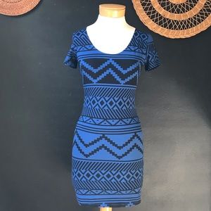 🌺Pink VS brand blue and black body con dress